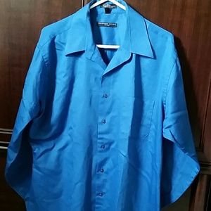 Men's fitted dress shirt